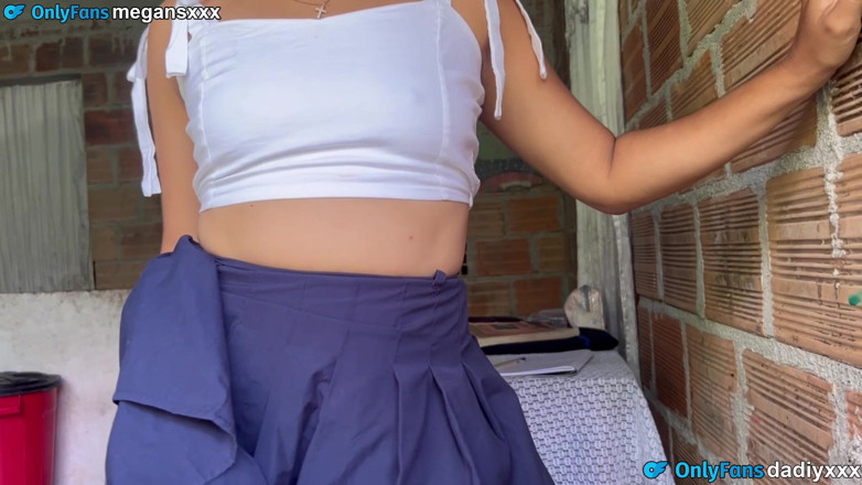MeGanSxx: 我去看了修女朋友，用谎言和她发生了关系。