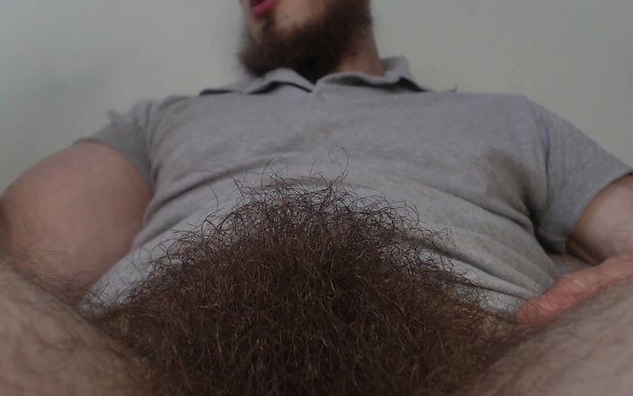 Hunky time: Macho peludo pubis