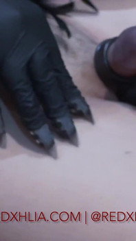 Tickling Slave with Sharp Claws