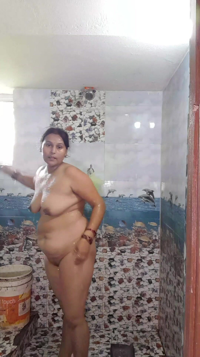 Puja555: Puja bhabhi morgen blogs badezimmerszene putzen