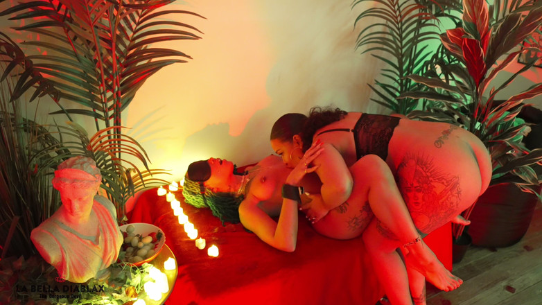 LaBellaDX: Passions merah dengan Wetkittytyity