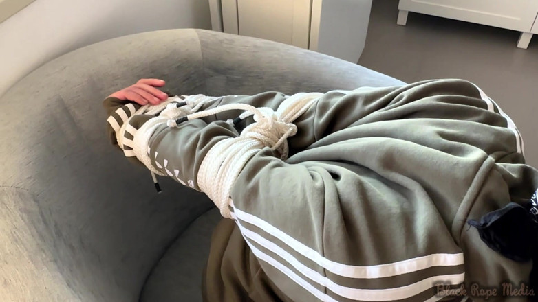 Miriam Slave: Miriam reste en place