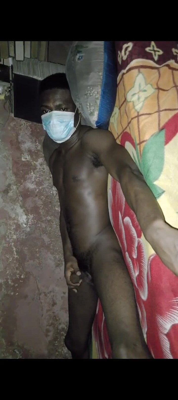 Masturbator emmy: Uomo nero africano che mostra le sue abilità nel letto