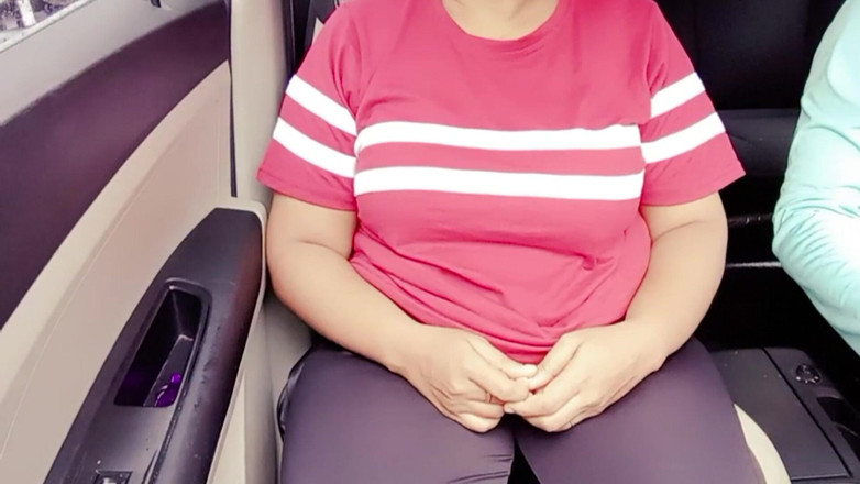 Your Arya: Ấn Độ bhabhi vú to bú ở nơi công cộng - ngoài trời