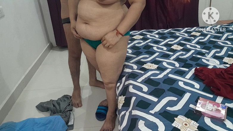 Salmaan001: Desi ojczym pieprzyć jego pasierbica roleplay w hindi audio.