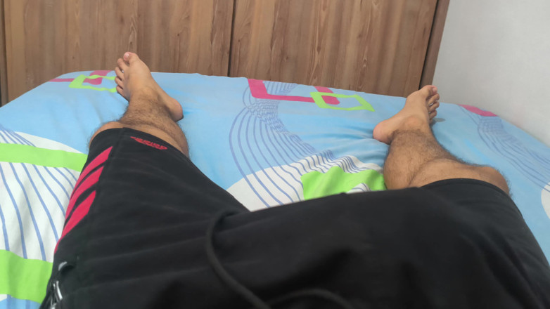 Juanhotboy69: Solo masturbacja i niechlujne wykończenie na moim łóżku, zabawa z moim...