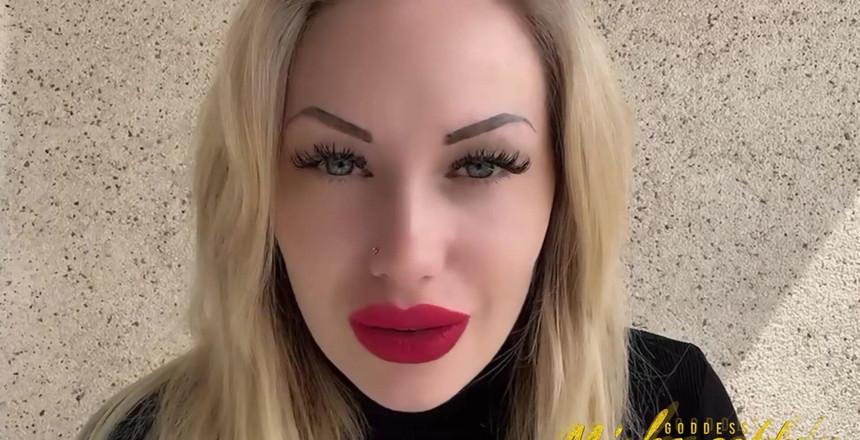 Goddess Misha Goldy: Ho un enorme controllo sulla tua mente e sul tuo...