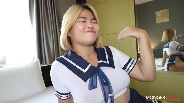 Monger In Asia: Big Booty cutie älskar korta tider