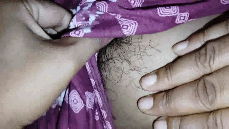 Uttar dinajpur: La calda indiana sonali bhabhi il fratellastro aiuta una sega