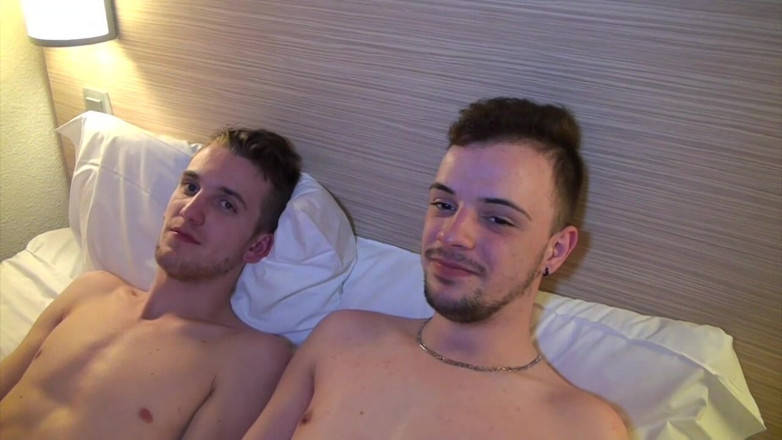 Gaybareback: Jonathan fucked raw b sext top blond twink straight curious