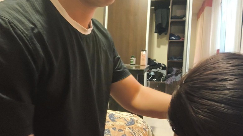 Moo DBOXXX: Make-out sezení se svobodnou macechou, Ona je bláznivá