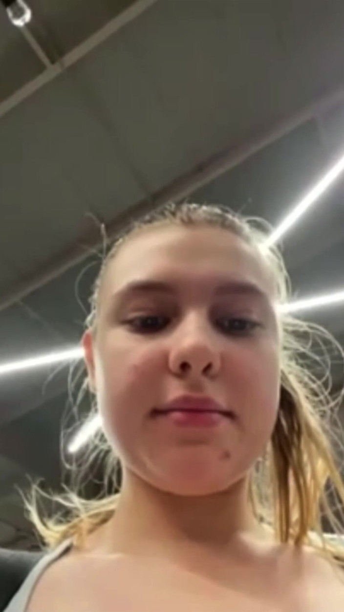 JuiceLussie: Loca follando en el gimnasio