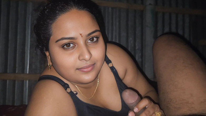 Banglavabi02: Suptul pizdei iubitei mele este atât de distractiv