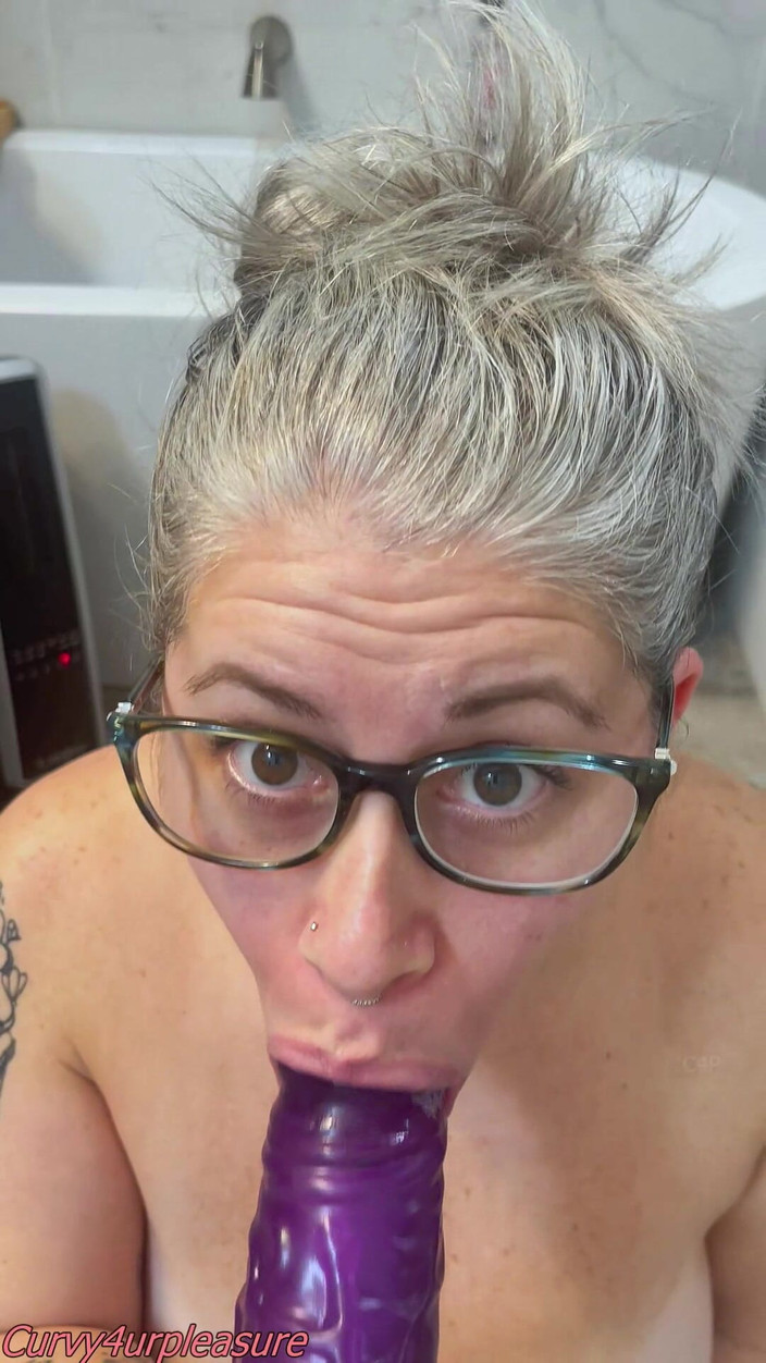 Curvy4urpleasure: Я трахаю і смокчу твій великий член, поки ти не змусите мене кінчити