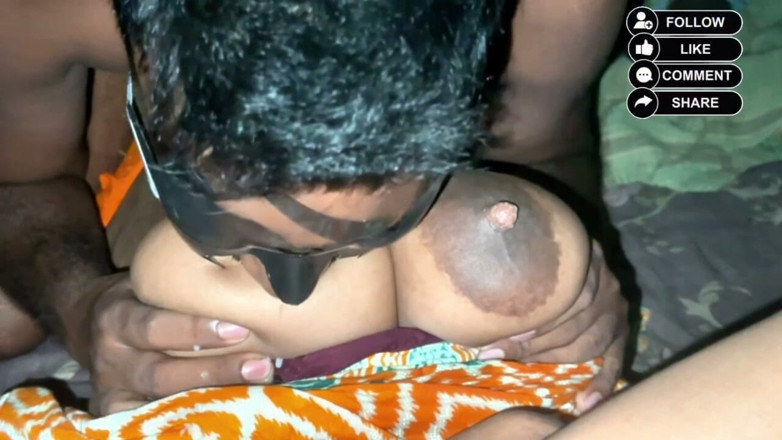 HOT_RUHI002: Ibu tiri desi menyusu