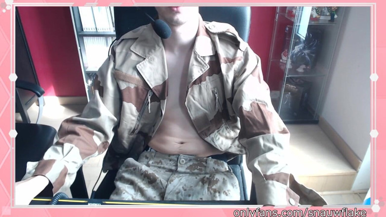 Matthew Fox Be: Matthew Fox - Sexy military twink playing video game - Part 4