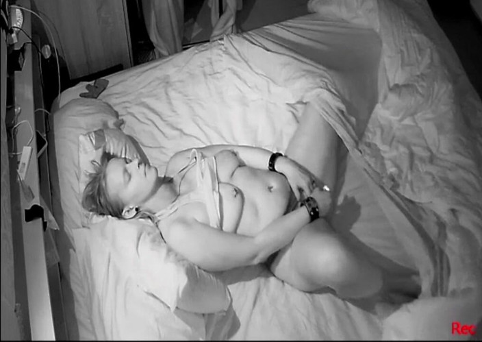 KittieNoOne: Outra noite de mim brincando comigo mesma