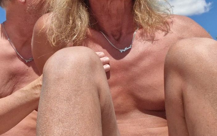 Gigi and David: Sex show Stripchat, Nudistická pláž, Shemale a Chlap, Gigi a...