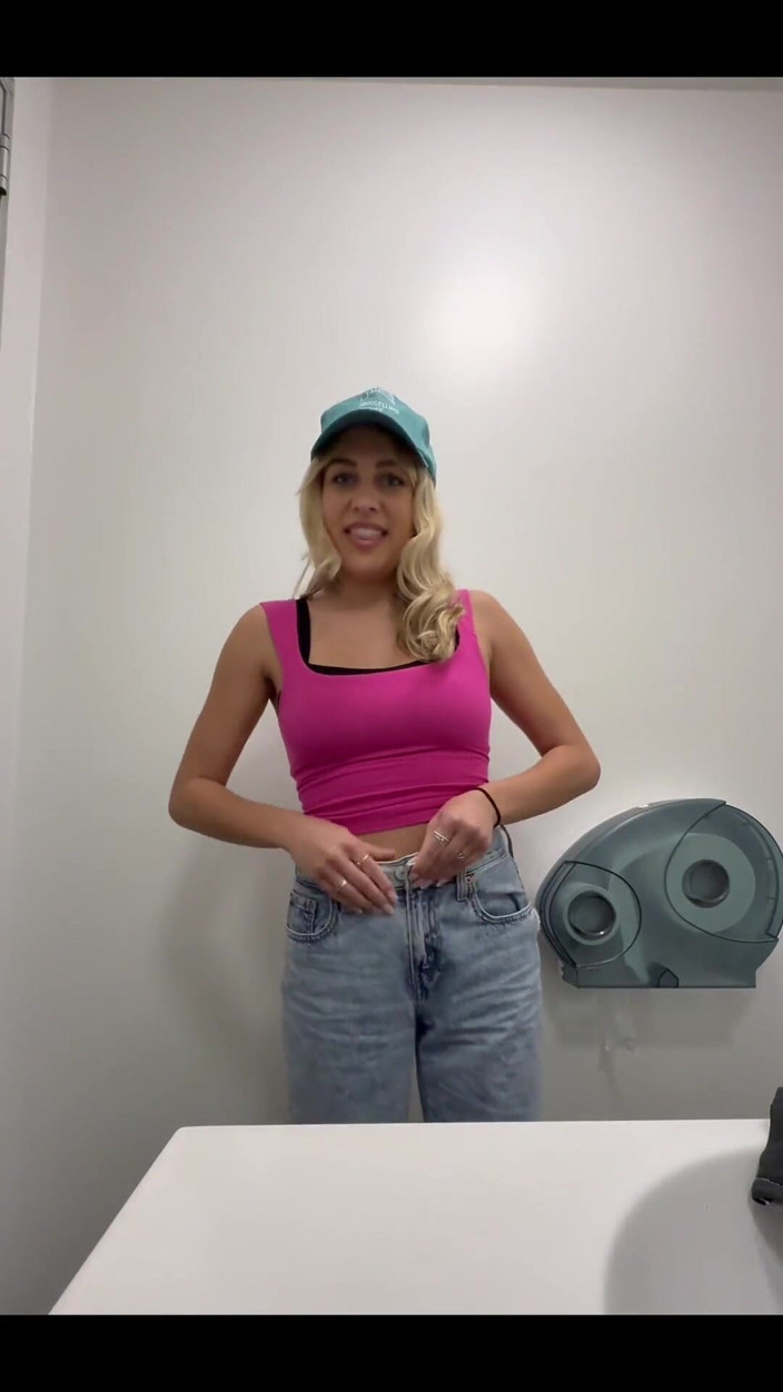 Tiffstreatsxoxo: Peeing After Climbing