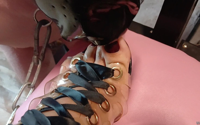 Domina Lady Vampira - SM Studio Femdom Empire: El sudor es caliente 1