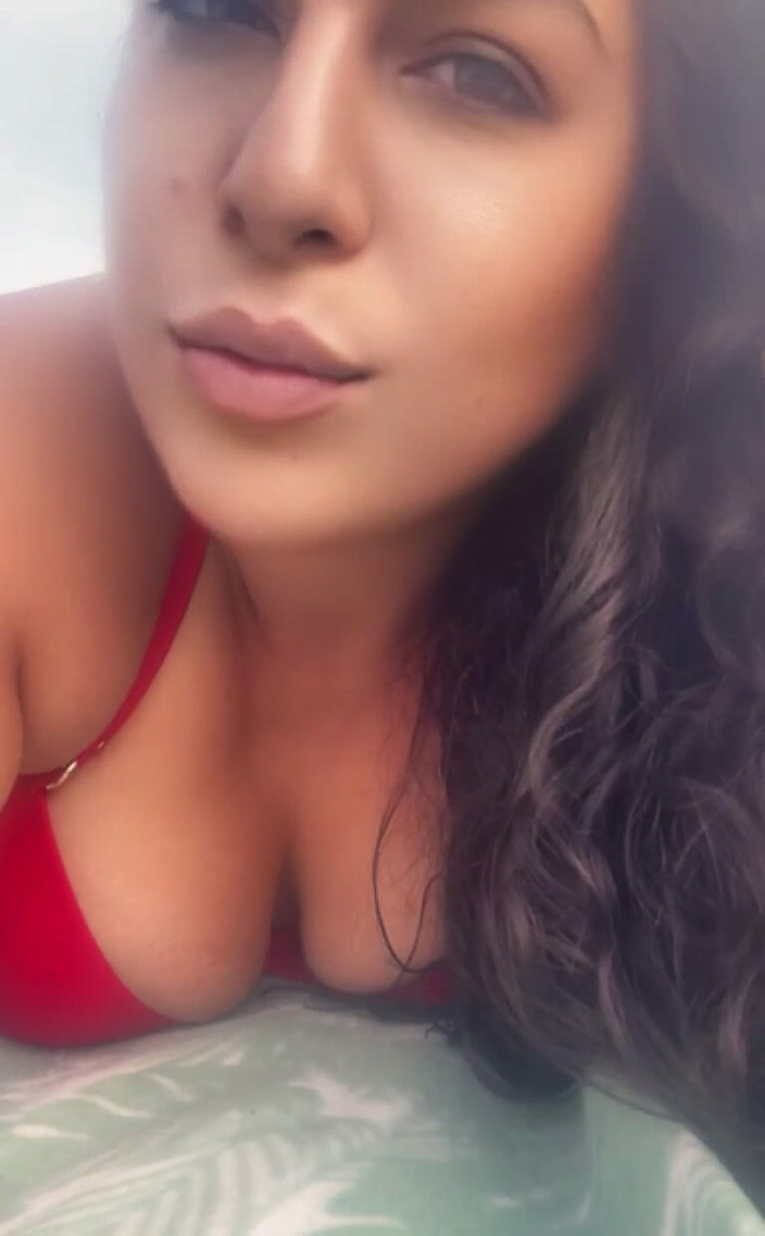 LadyAyse5: Hallo mijn slaven 1