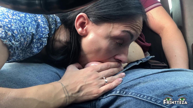 Frintteza: 继母在车里向继子深喉