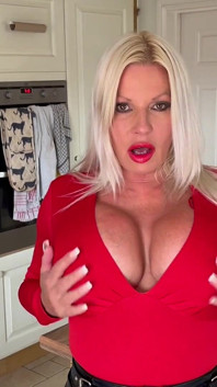 Blonde Slut Michelle Thorne Talks About a Meet with Fan
