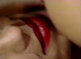 Lesbo Tube: French lesbian beauties pussy licking in 69 pose