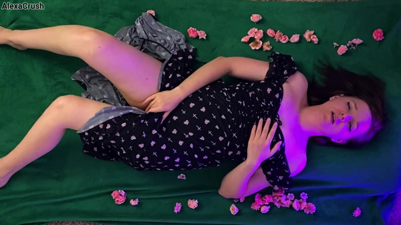 AlexaCrush: Bed of Flowers Solo