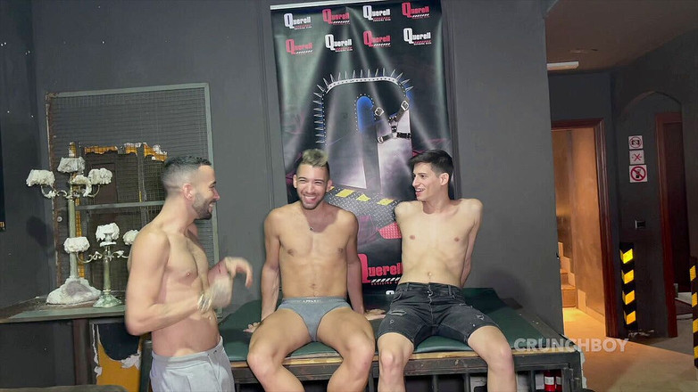 SPAIN BAREBACK CRUISING IN BACKROOM: Johny wurde roh von dem twink Alec Loob gefickt