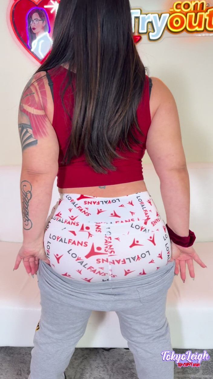 Tokyo Leigh: 442: Worship My Big Ass