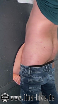 Mega Squirt Nel Gloryhole! Scopata Dallo Sconosciuto Del Creampie!
