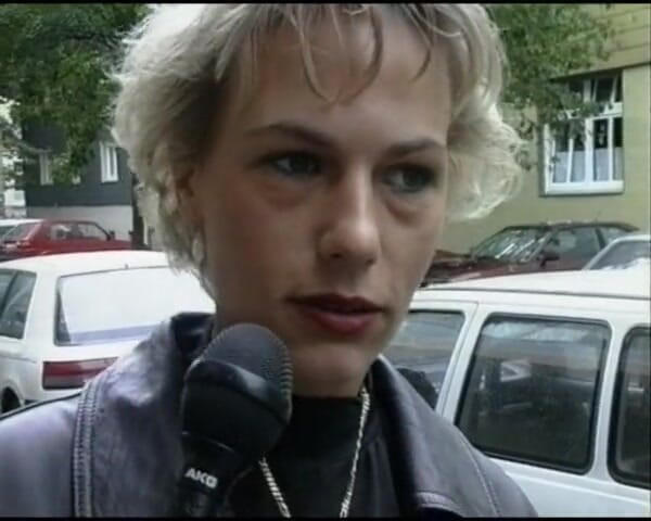 German's Lesbian: O mamă sexy germană țâțoasă a fost futută de jucărie într-o partidă...