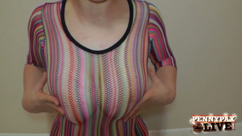 Penny Pax: Penny Pax oleosa grandes mamas naturais provocam e boquete desleixado!