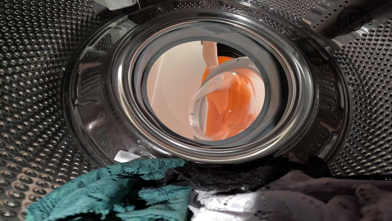 Your fantasy studio: Lấp đầy máy giặt wtih những cái xì hơi khủng khiếp...