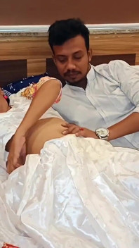 Indiana indiana calda bhabhi coppia sesso in hotel con abito da sposata