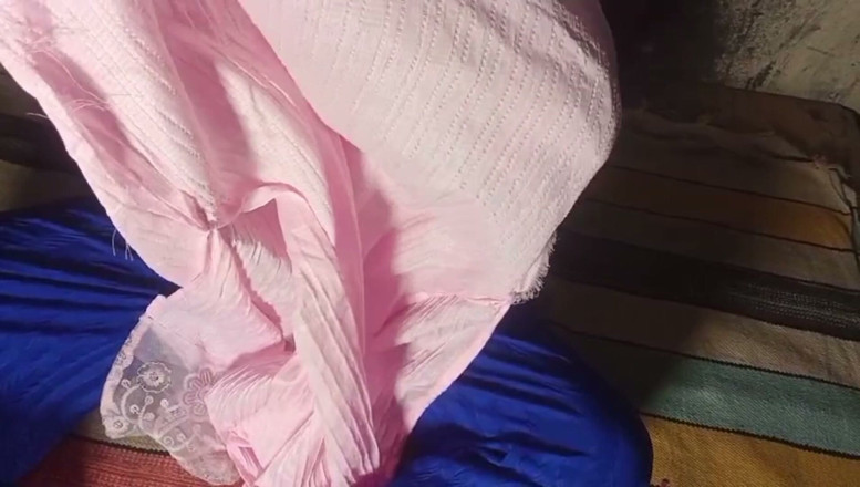 Bk Vlogs: Bhabhi metió un palo de escoba en su coño