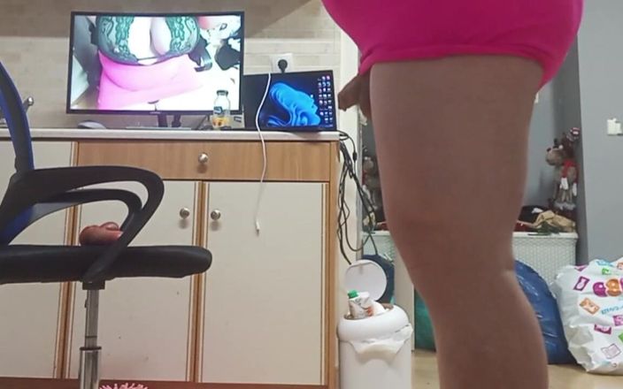 Greek cross lovers: 私のセクシーな服を着て、私はいつも性交し、私の非常に熱いマンコはムラムラしています