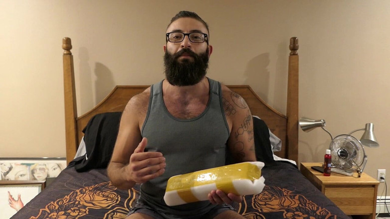 TripleXTransMan: 性感的玻璃假阳具玩