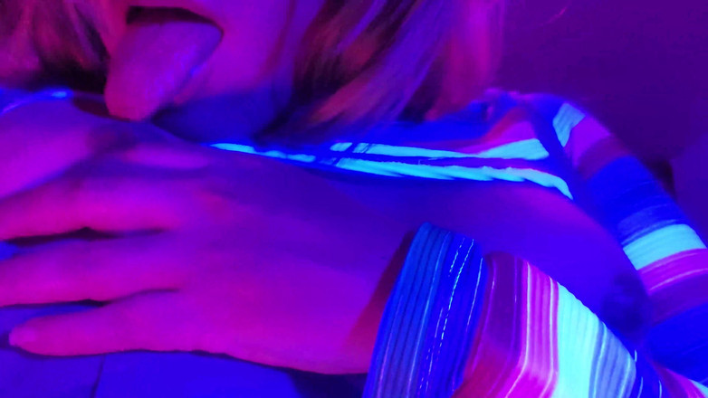 Crystal Phoenix: La Ragazza Trans Si Diverte Ad Halloween