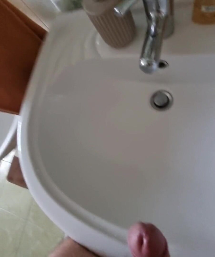 My masturbation: Nel lavandino