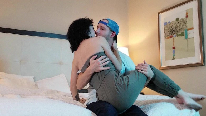 Hot Jake Grand: Potetovaná teenagerka kouří a je ošukána - kompilace 1