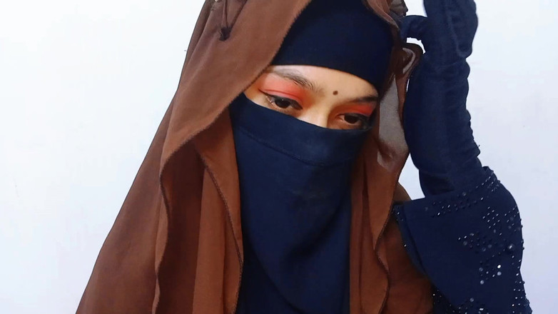 Kaleonjoybd: 你通过谈论数学教学对女孩做了些什么