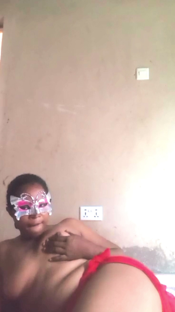 Lovelee: African Woman Touching Her Pussy