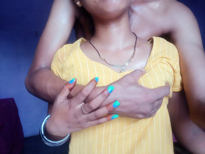 YOURAMRITA04: Moje mladá Babhi tvrdě šukala s Deverem zezadu, čistý hindský zvuk