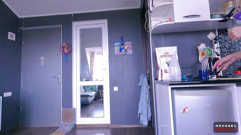 Michael Frost Pro: 出轨人妻在男友不在家时和她男友的朋友玩肛交