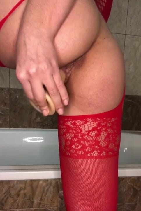 Hotsexybrunnet: playing with my pussy dildo