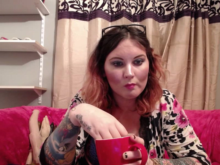 MissFFW: Panna Ffw uwielbia chrupiące kostki lodu