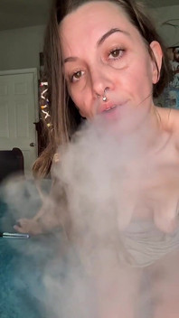 Horny MILF Chery Uses Clit Sucking Toy to Cum