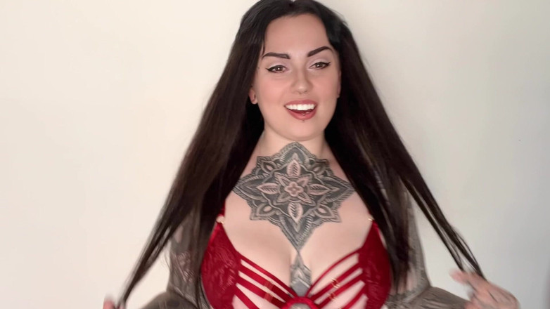 Miss Valentina: Snap a zaplatit hru